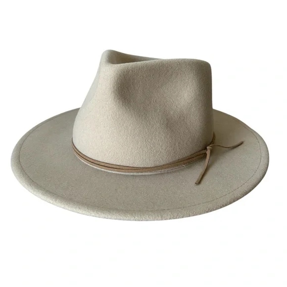 Wyeth NWOT 100% wool beige hat with leather detail - Picture 2 of 6